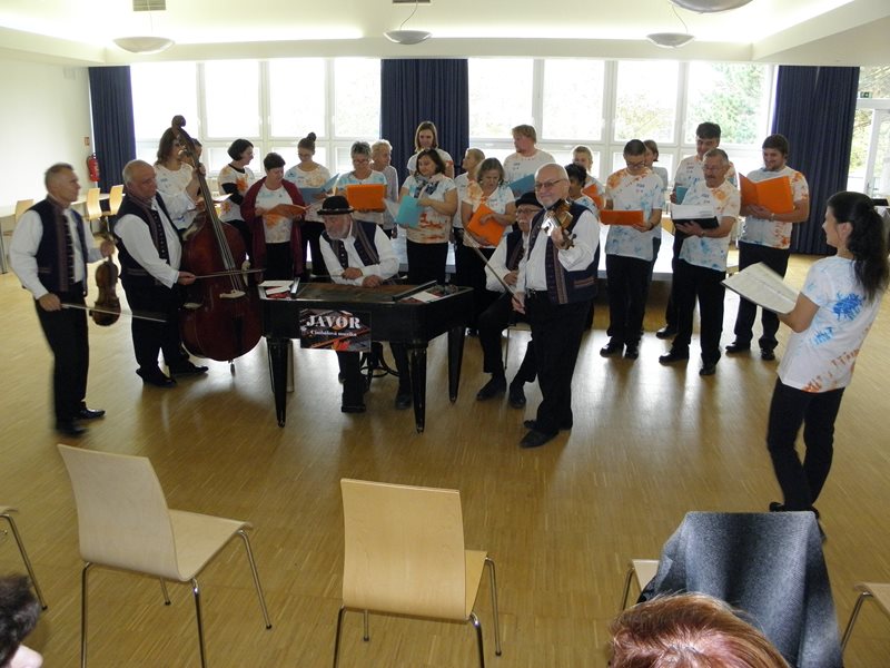 Koncert ke Dni seniorů 1.10.2022 ve Společenském sále Pálava ...